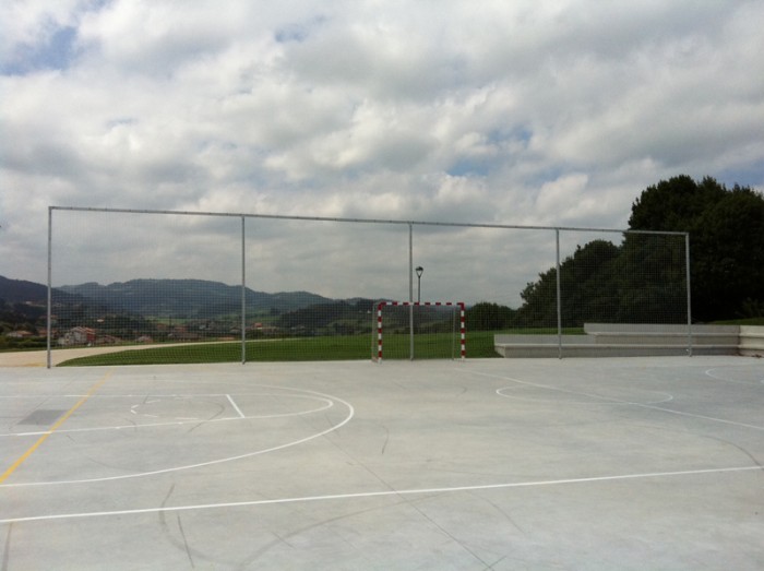 Pista polideportiva El Alfaraz (Avilés)